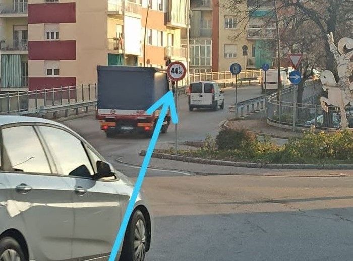 Catello di divieto di transito ai mezzi oltre le 44 tonnellate sul cavalcavia Giolitti