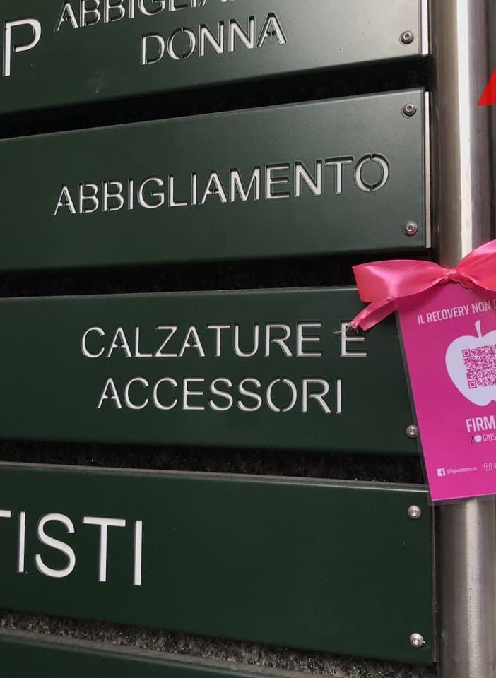 Le card e i fiocchetti rosa de Il Giusto Mezzo anche ad Asti