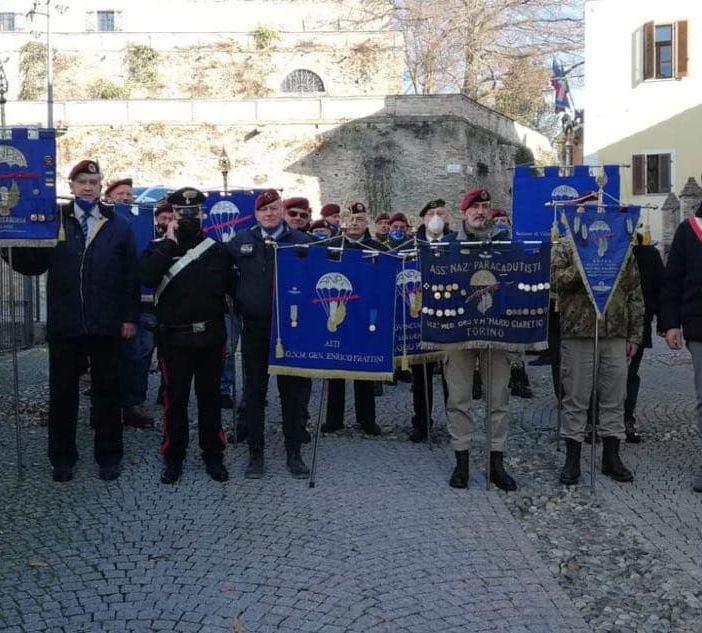 Montiglio ha ospitato una riunione delle sezioni paracadutisti di Valle d’Aosta, Piemonte e Liguria