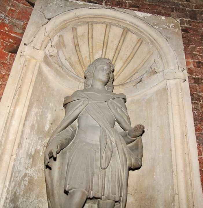 Statua di San Secondo del 1618 all'interno della Torre Rossa. Ph Merfephoto