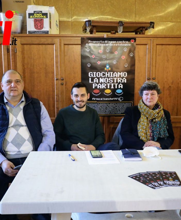 Nell'immagine (ph. Merfephoto - Efrem Zanchettin), da sinistra a destra: Luca Quagliotti (CGIL), Luigi Gilardetti (Libera), Daniela Grassi (Acli) e Elena Berta (Legambiente)