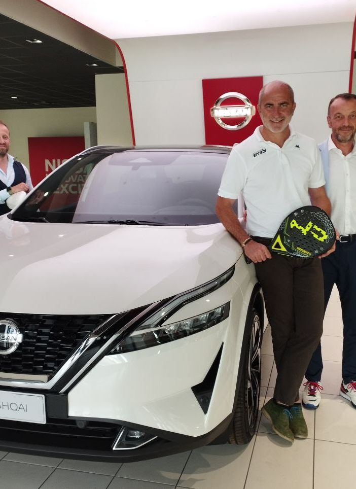 Da dx Riccardo Siano, brand manager del gruppo Errebi Auto per Nissan; Roberto Garrone, uno dei soci di Waya Padel; Stefano Borsello, AD e direttore Marketing Errebi; Alfonso Pepe, direttore commerciale gruppo Errebi; Michele Maniccia, Nissan Italia