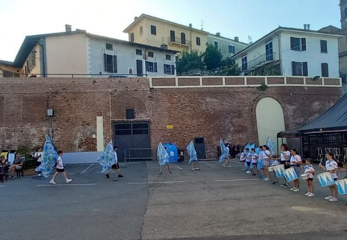 Musici e sbandieratori del Comitato Palio di Montechiaro d'Asti