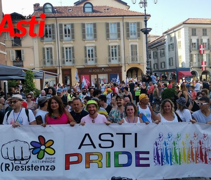 Una foto del Pride ad Asti nel 2022
