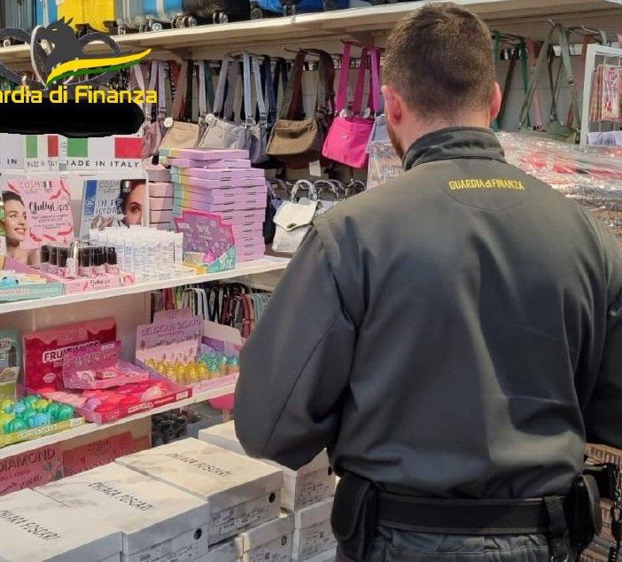 Oltre 24mila prodotti e mille calzature sequestrate dalla Guardia di Finanza di Asti