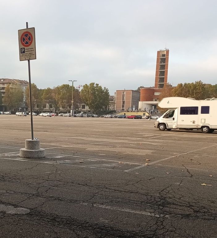 Parcheggi blu a pagamento in piazza del Palio: le riflessioni di AstiOltre: &quot;Non c'è una strategia&quot;