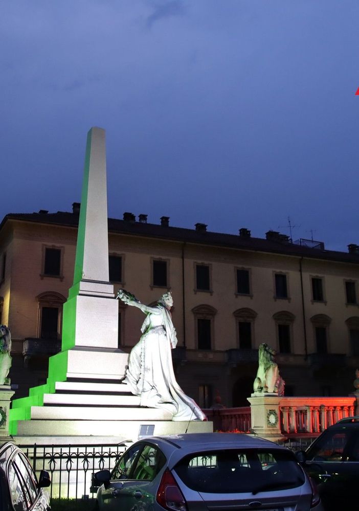 Il monumento di piazza Roma