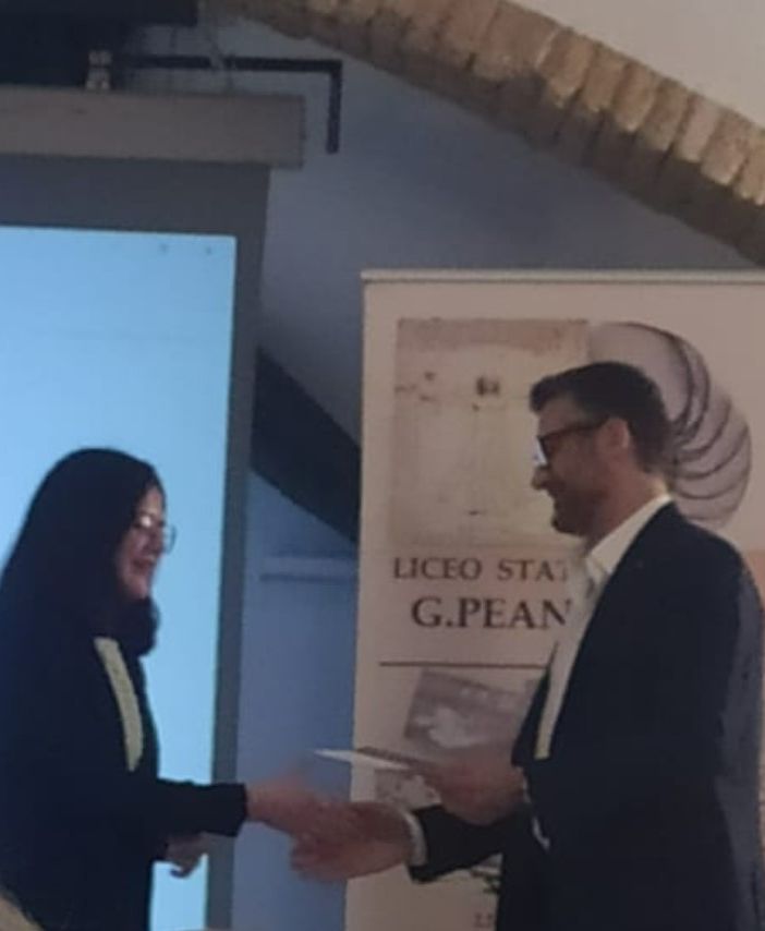 Studentessa del liceo classico Alfieri di Asti vince concorso di poesia a Tortona