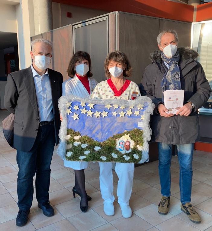Presepe di sale donato al Cardinal Massaia da Oro Incenso Mirra, atrio ospedale