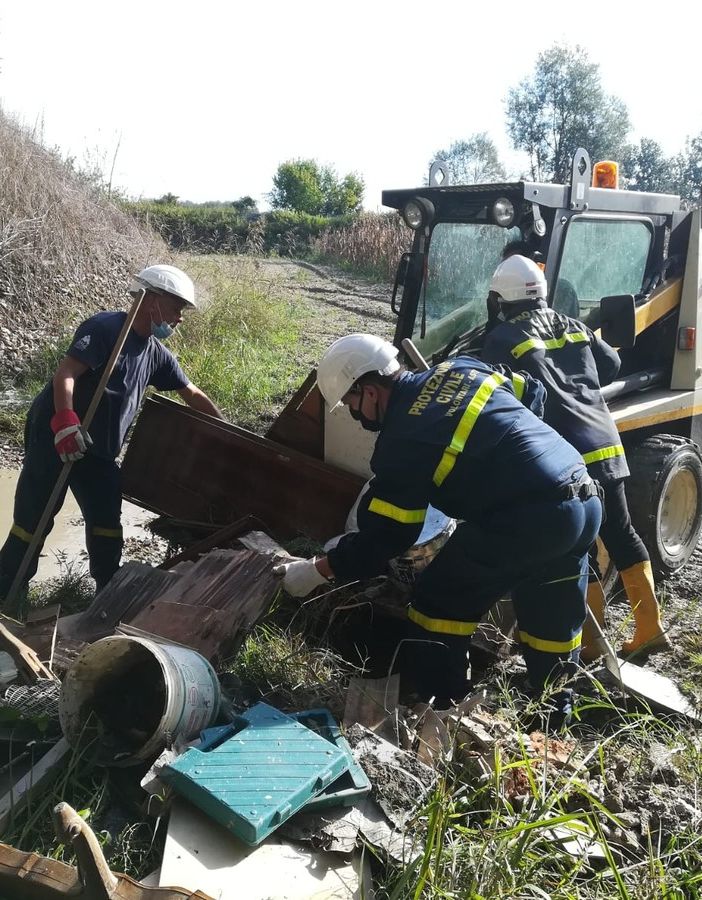 Anche i volontari di Protezione Civile &quot;Città di Asti&quot; ha partecipato a &quot;Puliamo il mondo&quot; in zona &quot;Isolone&quot; [FOTO]