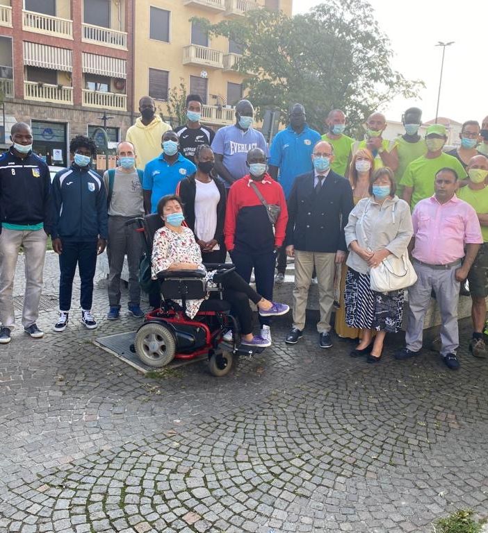 Monitoraggio e pulizia del cortile della scuola Cavour di Asti: &quot;Basta degrado&quot;