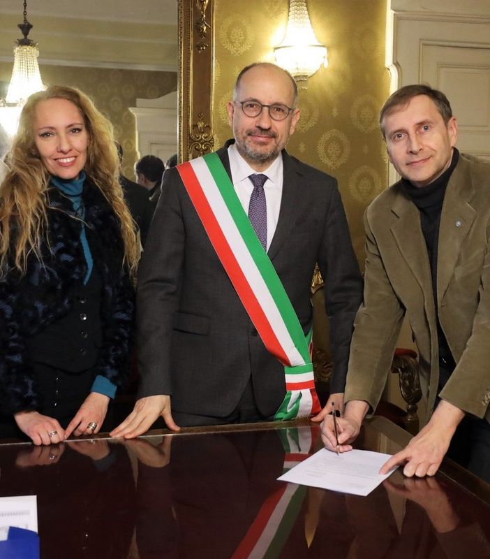 Oltre 200 firme consegnate per chiedere l'intitolazione di una via a Don Rodolfo Piglione