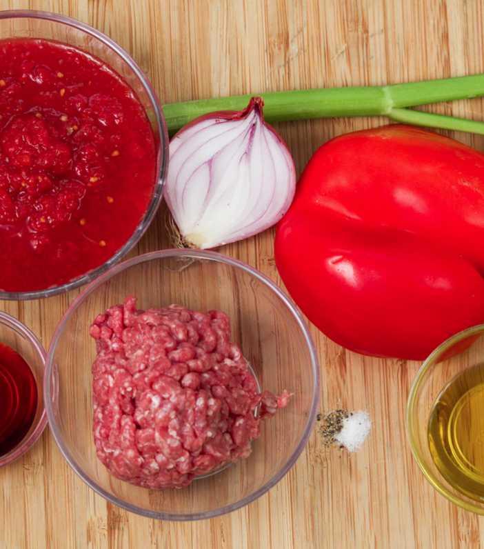 Felici e Veloci: le nuove (video)ricette di Fata Zucchina. Oggi prepariamo ragù di carne e peperone
