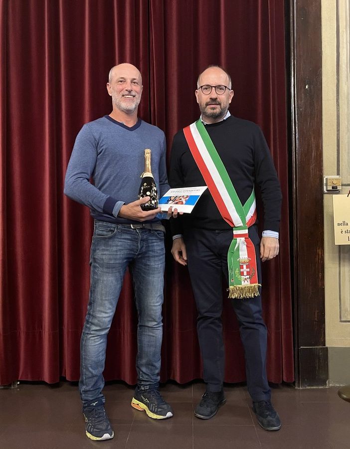 L'astigiano Mauro Gerbi vincitore del campionato di tennis over 55, ricevuto dal sindaco