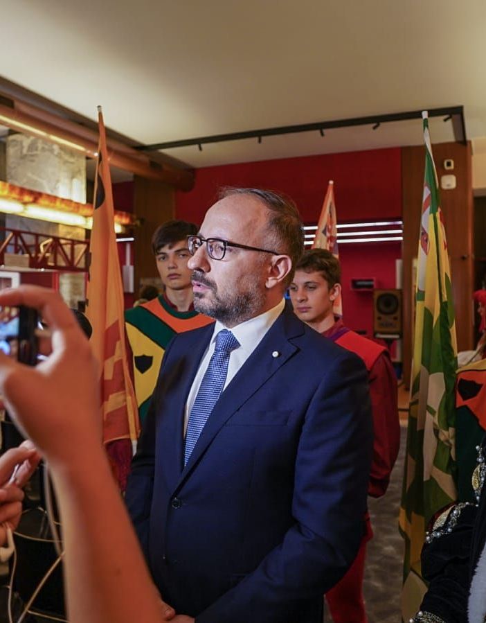 Il sindaco Rasero all'arrivo in conferenza stampa a Torino