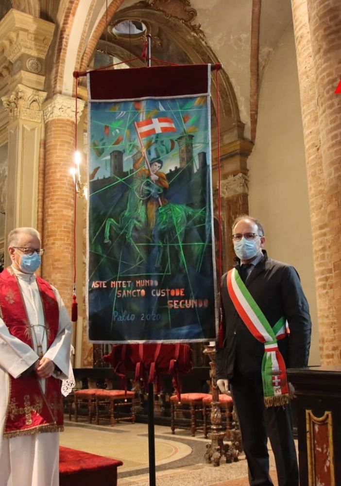Don Giuseppe Gallo ritratto con il sindaco Rasero (ph. Merfephoto - Efrem Zanchettin)