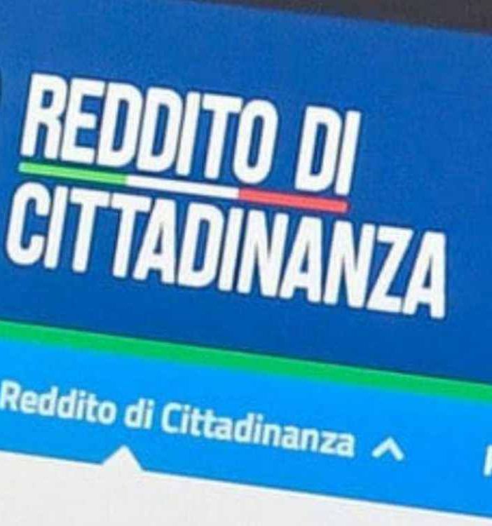 Anche nell'Astigiano l'INPS manda gli SMS di stop al Reddito: ora scatta la corsa ai Servizi Sociali