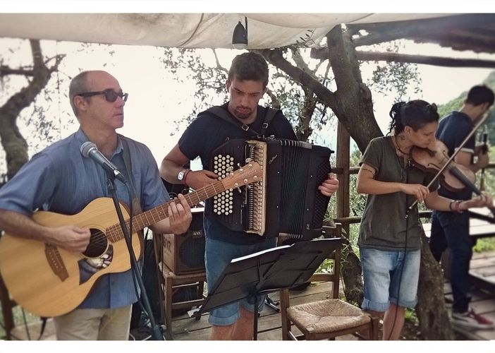 I Mala Hora Klezmer Balkan Music