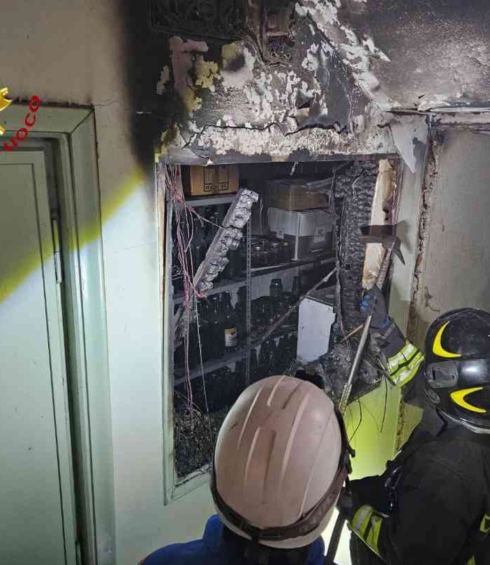 Incendio a Montafia: Evacuate quattro famiglie a causa di un problema al quadro elettrico condominiale