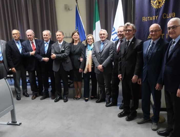 La Commissione Progetto Salute del Distretto 2032 con Paola Mogliotti e la IDG Ines Guatelli al centro
