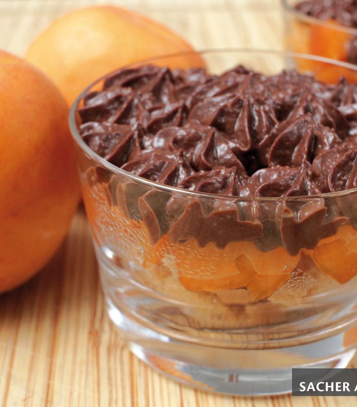 MercoledìVeg di Ortofruit: oggi prepariamo la sacher al bicchiere all'albicocca