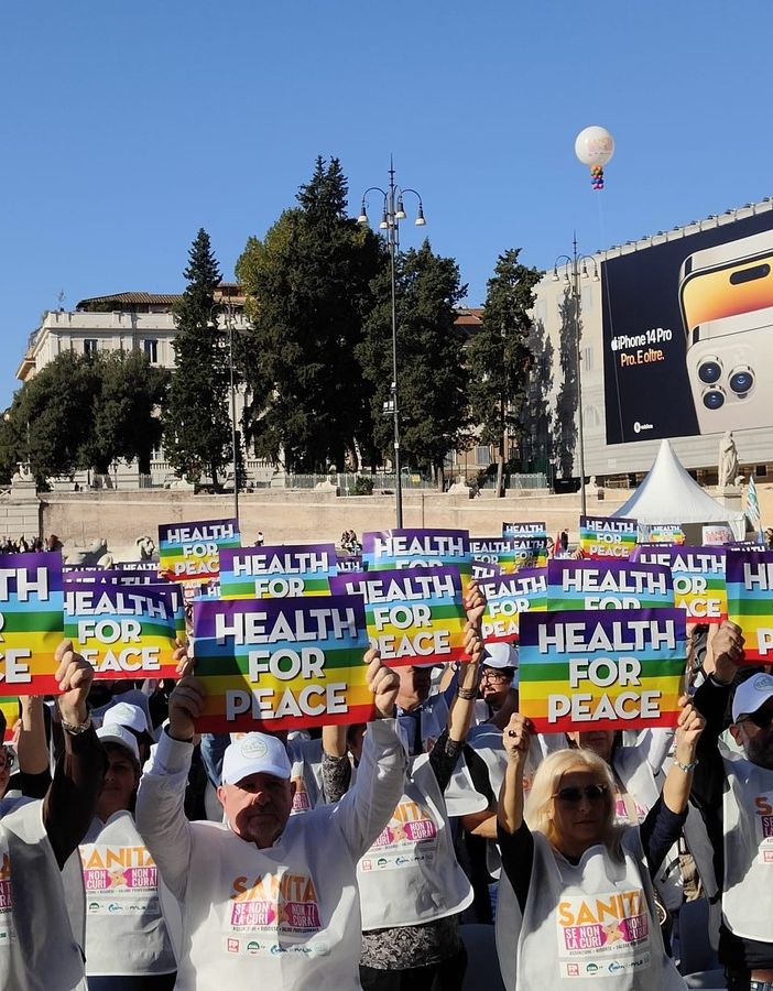 A Roma si manifesta per il diritto alla salute. Protesta di Fp Cgil, Cisl Fp, Uil Fpl, Fials e Nursind. &quot;La sanità se non la curi non ti cura&quot;