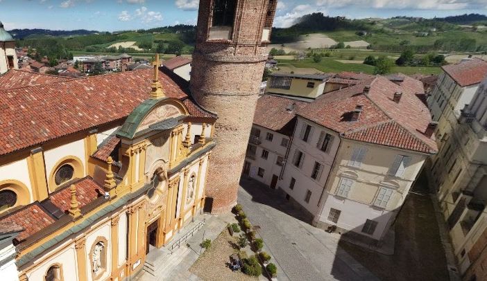 A San Damiano continuano i lavori per i marciapiedi