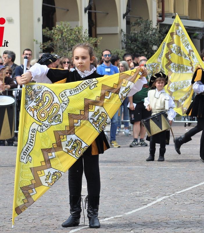 Il Rione San Silvestro ricorda Sergio Panza trasmettendo l'amore per il Palio e le tradizioni nelle scuole