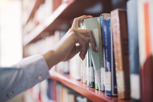 La Biblioteca di Bubbio raccoglie testi, pensieri o barzellette per un evento culturale