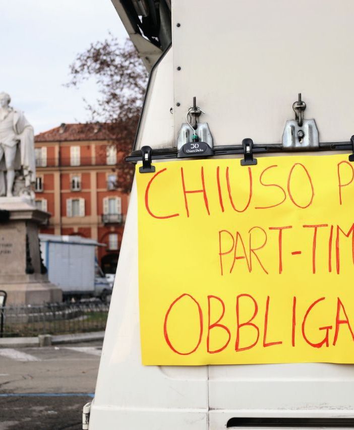 Nuovo sit in, questa mattina, degli ambulanti al mercato di Asti. Martedì nuova manifestazione