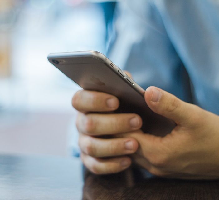 Rincari telefonici: in arrivo un'estate bollente. Ecco come difendersi