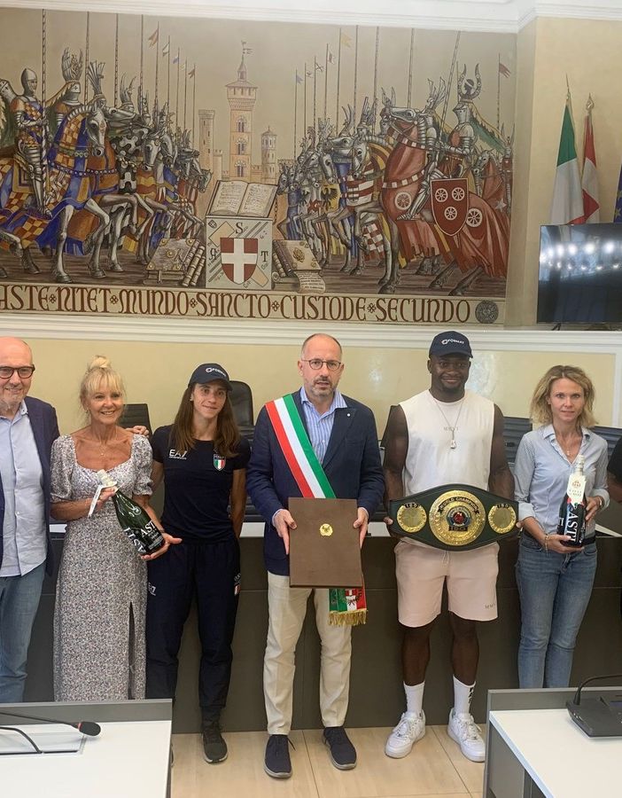 I campioni astigiani Alice Sotero e Oliha &quot;El Chapo&quot; Etinosa, ricevuti dal sindaco Rasero