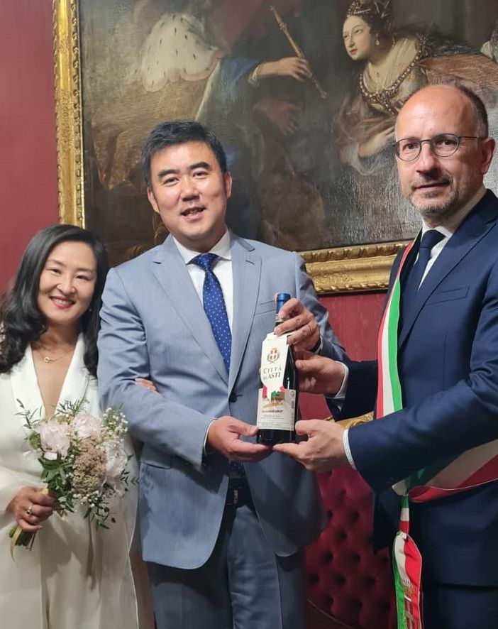 Il sindaco con gli sposi
