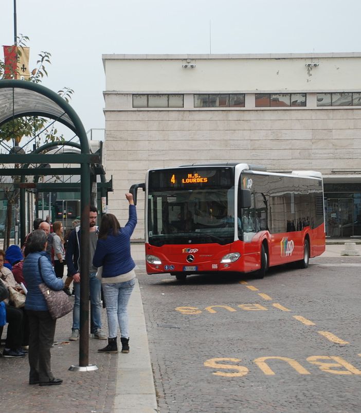 Asp, spostate le fermate di piazza Marconi