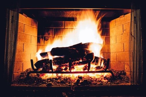 Col gas alle stelle si torna alla stufa, ma deve essere di ultima generazione