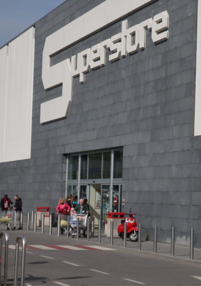 Ad Asti supermercati aperti questa mattina, ma con limitazioni