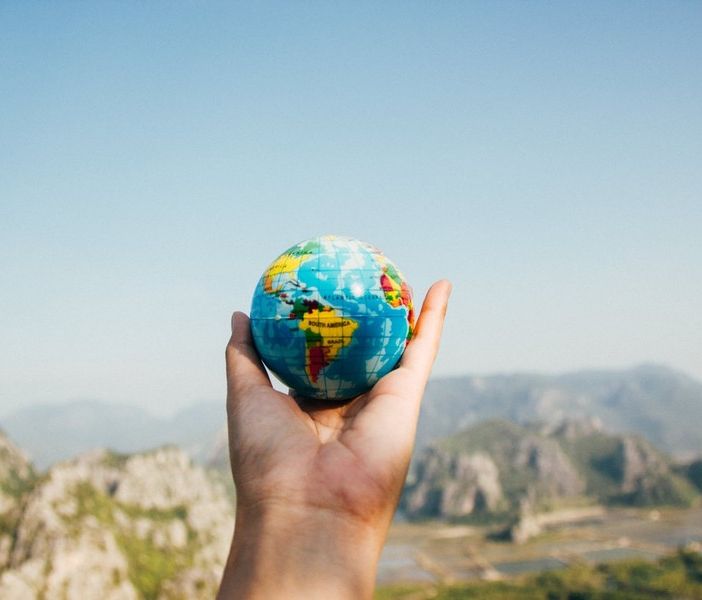 Fridays for Future Asti: &quot;Amore è fiducia, non possesso. Così dobbiamo comportarci con la Terra&quot;