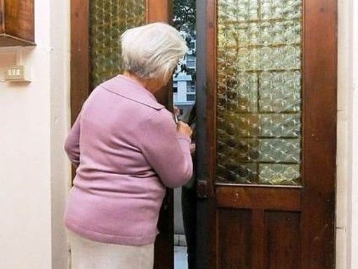 Truffe: dopo i falsi carabinieri, attenzione anche ai sedicenti vigili del fuoco