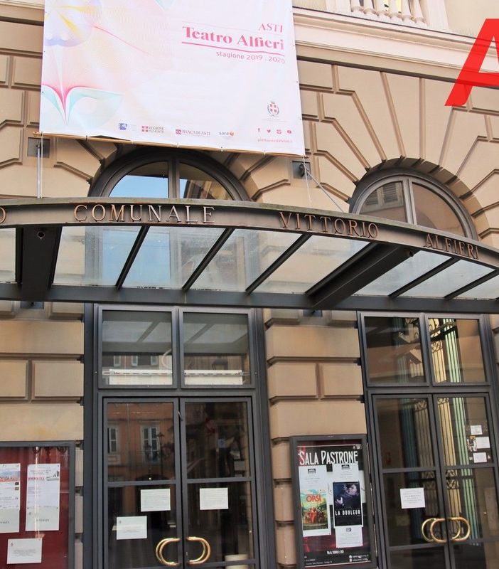 Questa sera si &quot;fa luce&quot; sul mondo del teatro con l'iniziativa nazionale di U.N.I.T.A.