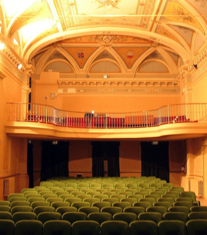 Il teatro degli Acerbi continua a lavorare sulla futura programmazione in attesa di recuperare gli spettacoli sospesi