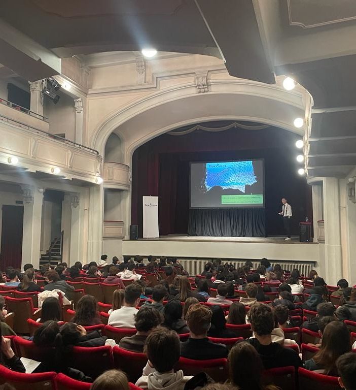 Finanza sostenibile: incontro al Teatro sociale di Nizza organizzato da Banca d'Alba