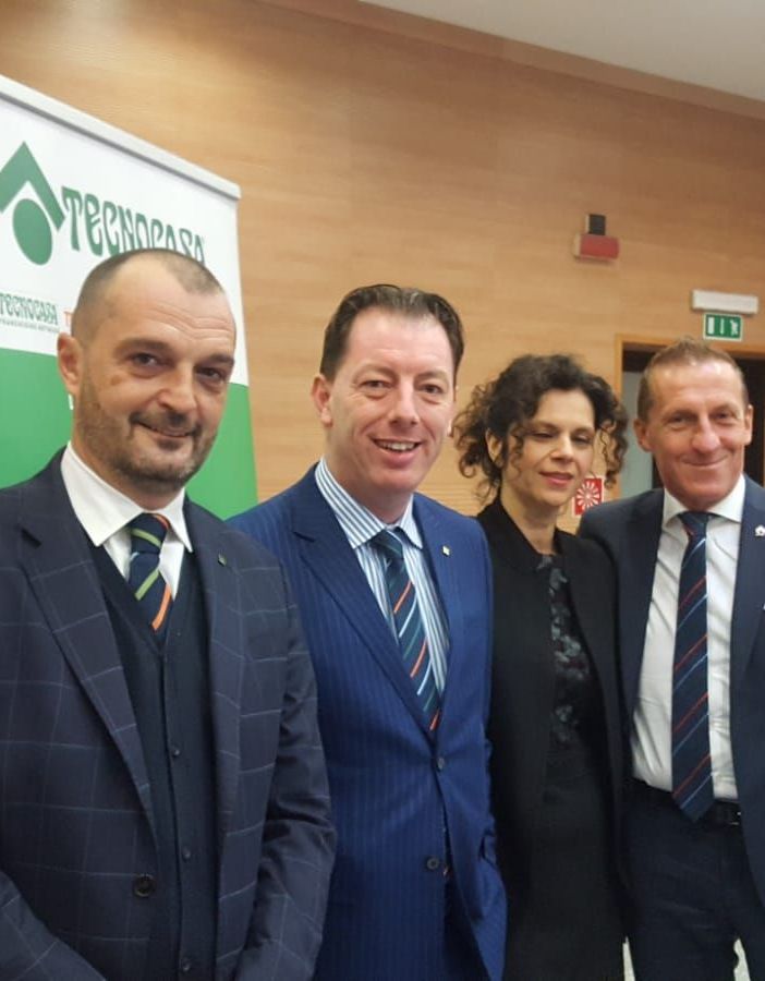 Mercato immobiliare: prezzi ancora bassi, si compra di più in città e meno in campagna