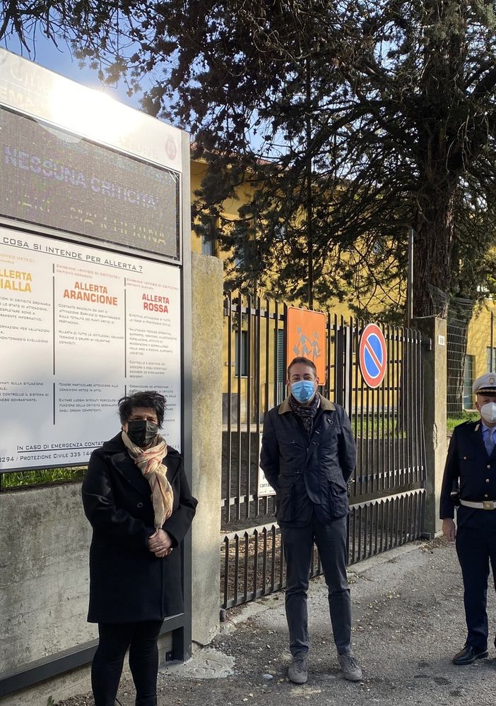 da sinistra l'assessore alla Protezione Civile Raffaella Basso, il Sindaco Paolo Lanzavecchia e il comandante di Polizia Locale Diego Zoppini.