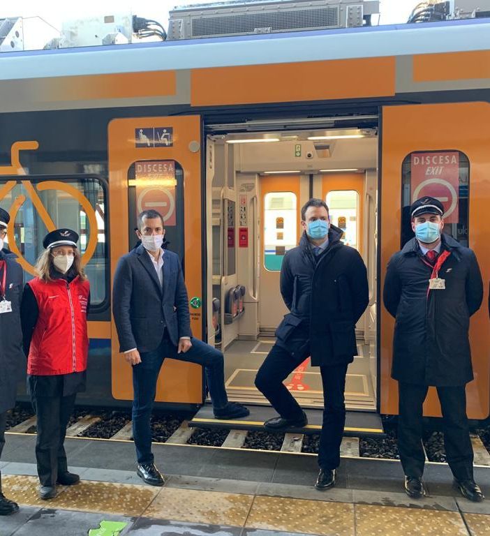 Assessore Marco Gabusi a Torino con nuovo treno Sfm1