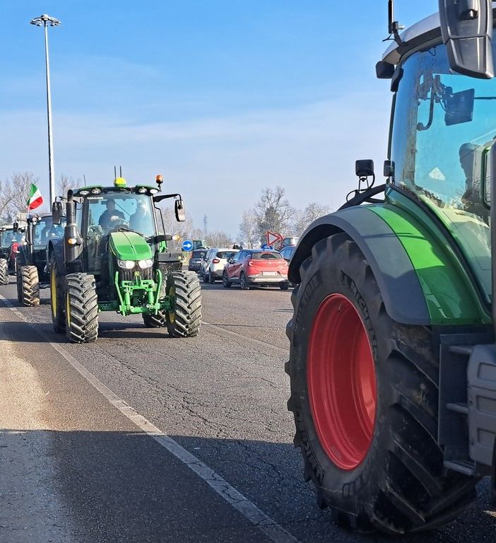 Trattori, prosegue la protesta. Domani al presidio di Asti atteso il vicepresidente Carosso