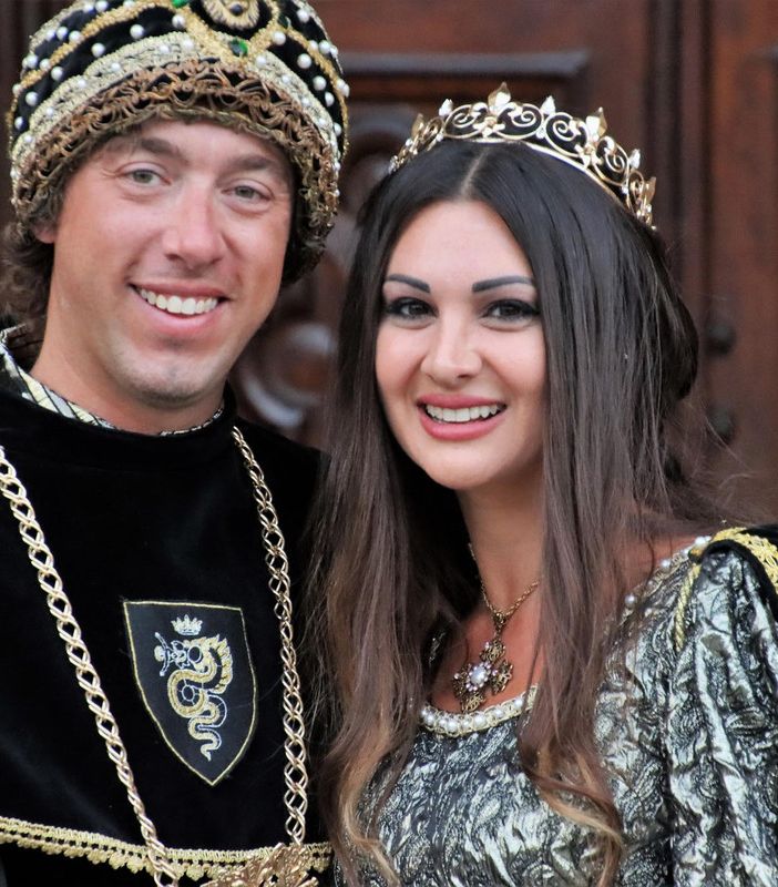Milena al Palio di Asti con il fidanzato Jonny