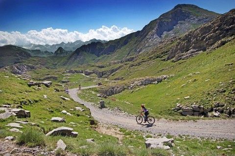 La Regione rifinanzia il sistema dei voucher vacanze: altri 3 milioni di euro per i turisti che sceglieranno il Piemonte