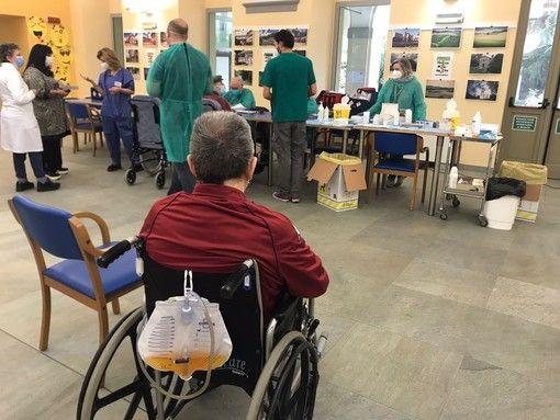 I precari della Sanità assorbiti nelle Rsa, c'è l'accordo con la Regione: &quot;Nessuno starà a casa&quot;