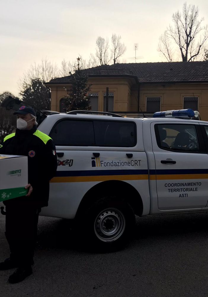 La protezione civile di Asti ritira i vaccini