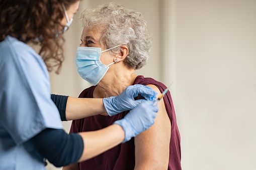 Prosegue la campagna vaccinale anti Covid rivolta agli ultra ottantenni